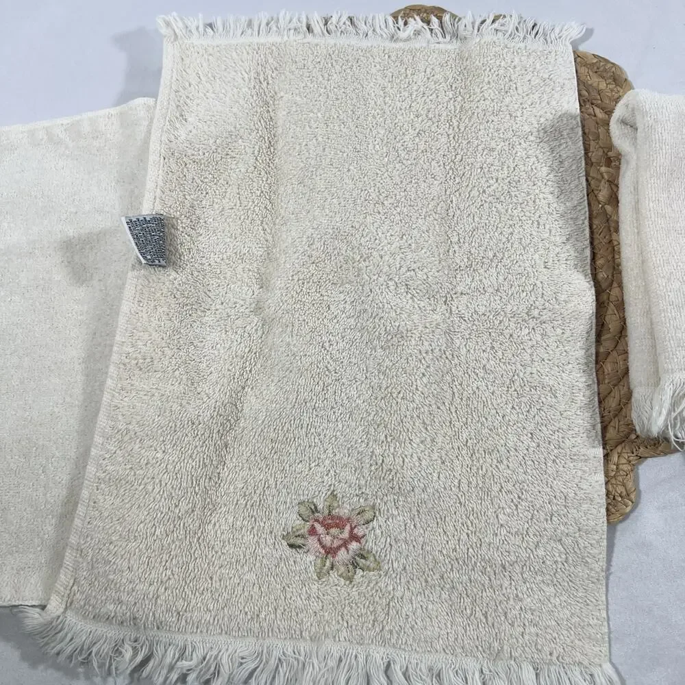 Vintage Set of 3 Avanti Ivory Pink Flower Rose Fingertip Hand Towels 100% Cotton